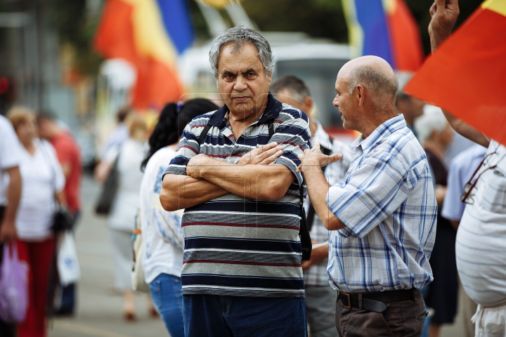 Mii de oameni cu drapele şi spirit unionist. Cum s-a desfăşurat Marea Adunare Națională (FOTOREPORT)