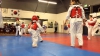 NO COMMENT! Un băieţel de trei ani o face pe maestrul în ale taekwondo-lui (VIDEO)