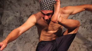 (VIDEO) Un tânăr s-a pregătit opt luni de zile pentru ca să înregistreze un record mondial BIZAR