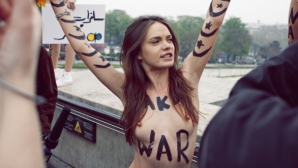 Protest cu SÂNII GOI în Canada. Sute de femei au ieşit în stradă dezbrăcate