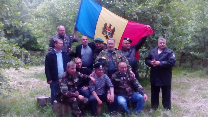 Moldovenii îşi iubesc tricolorul. Imagini frumoase pe care trebuie să le vedeţi şi voi (FOTO)