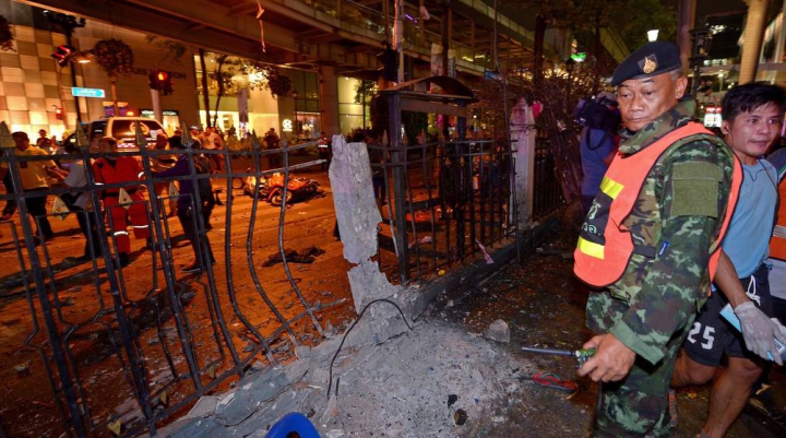 EXPLOZIE PUTERNICĂ la Bangkok. 27 de oameni au murit, iar 78 au fost răniţi (FOTO/VIDEO)