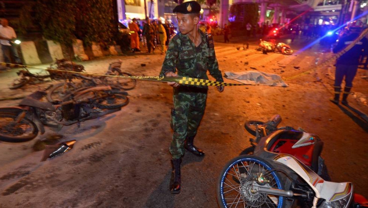 EXPLOZIE PUTERNICĂ la Bangkok. 27 de oameni au murit, iar 78 au fost răniţi (FOTO/VIDEO)