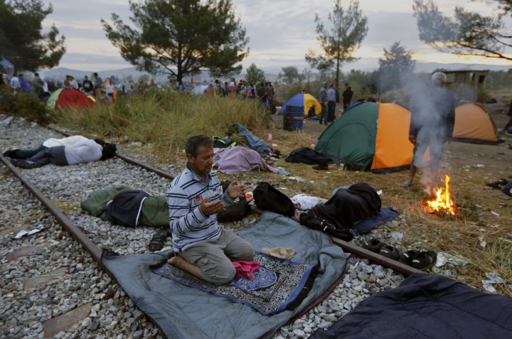 Măsuri RADICALE împotriva imigranţilor. Armata bulgară a trimis blindate la frontieră (FOTOREPORT)