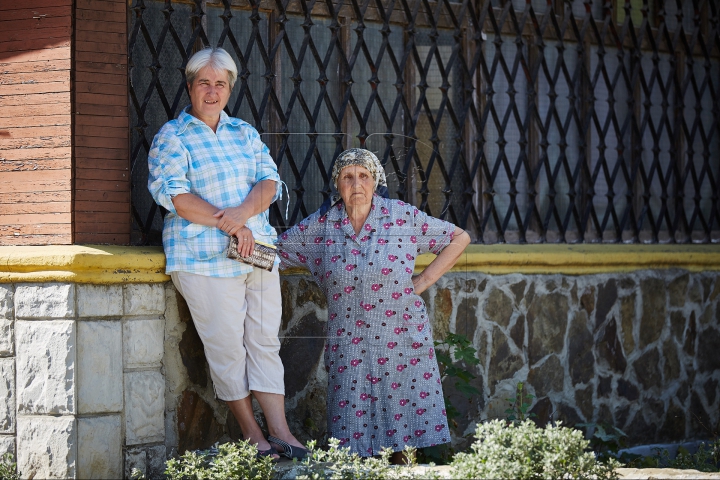 Flutură falnic în bătaia vântului! FOTOREPORT din localităţile în care a fost arborat Tricolorul ţării