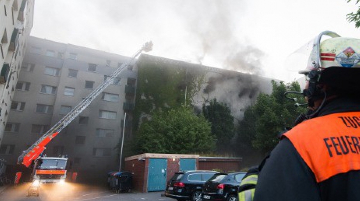 Incendiu la Hamburg: Zeci de oameni au fost răniţi în urma unei explozii