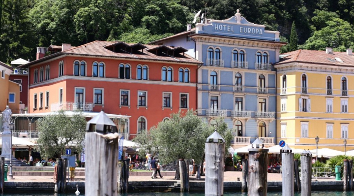 PARADOX FINANCIAR: Cetăţenii unei ţări europene deţin câte două locuinţe