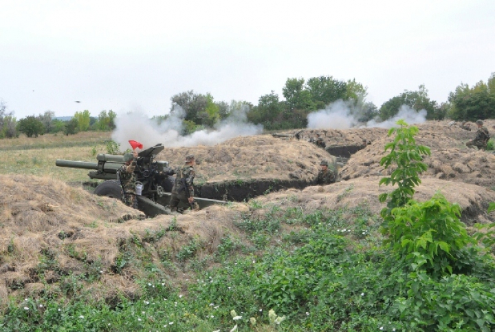 Exerciţii militare la Bălţi. Tehnica din dotare a fost arătată noului ministru al Apărării (VIDEO)