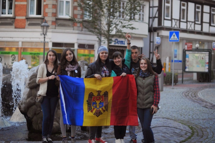 Tricolorul ţării, mândria moldovenilor. Imagini încântătoare cu Drapelul de Stat