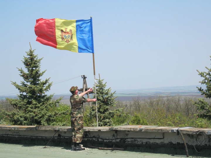 Tricolorul ţării, mândria moldovenilor. Imagini încântătoare cu Drapelul de Stat