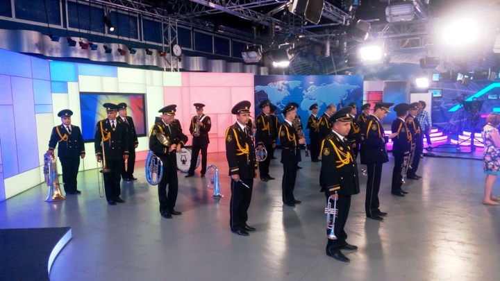 Imnul Republicii Moldova, interpretat de Orchestra-Model a MAI în platoul Publika TV (VIDEO)