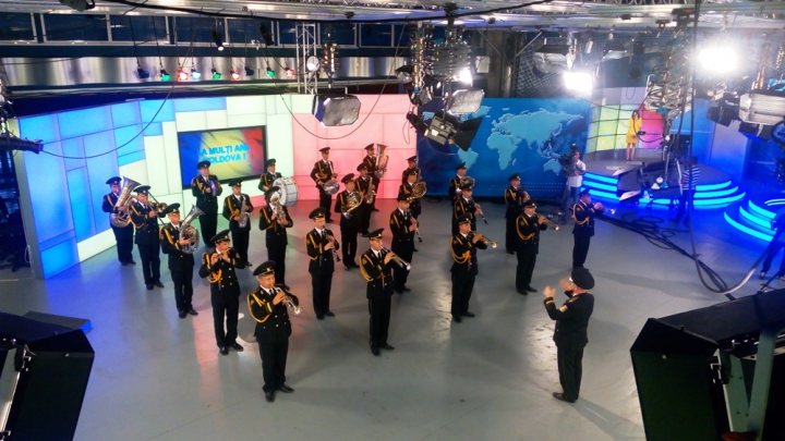 Imnul Republicii Moldova, interpretat de Orchestra-Model a MAI în platoul Publika TV (VIDEO)