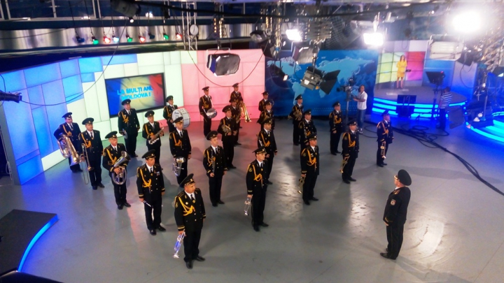 Imnul Republicii Moldova, interpretat de Orchestra-Model a MAI în platoul Publika TV (VIDEO)