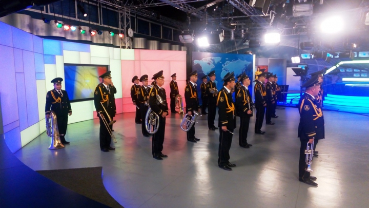 Imnul Republicii Moldova, interpretat de Orchestra-Model a MAI în platoul Publika TV (VIDEO)