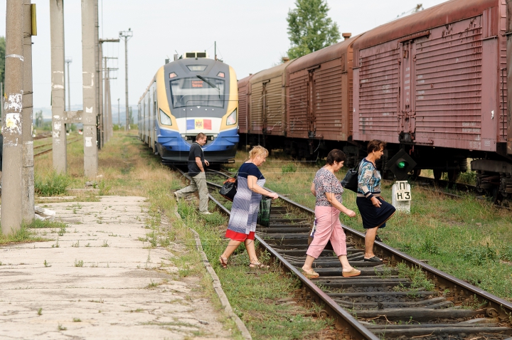 Tren modern pe linia Chișinău-Ungheni. Ce spun pasagerii şi care sunt planurile autorităţilor (FOTOREPORT)