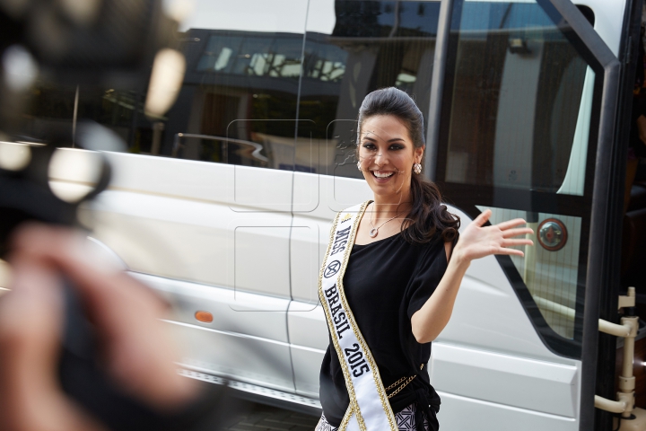 "Miss Brazilia", în vizită la General Media Group. Modelele au fost impresionate de viaţa din televiziune