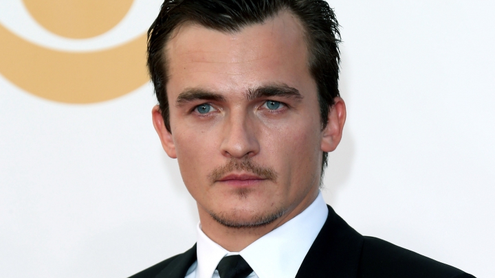 Accident pe platourile de filmare. Actorul Rupert Friend s-a împuşcat în cap 