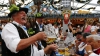 O nouă ediţie Oktoberfest! Cum a avut loc inaugurarea tradiţionalului festival al berii
