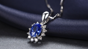 A fost creat pandativul care te salvează de VIOL! Cui îi aparţine ideea şi cum funcţionează bijuteria