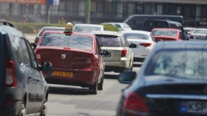 Ambuteiaje matinale. Închiderea bulevardului Negruzzi a dat peste cap circulaţia pe mai multe străzi