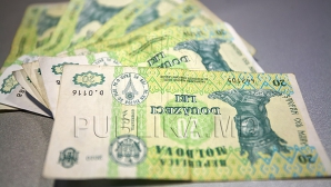 Bătaie de cap cu o bancnotă suspectă de 20 de lei. Ce a păţit un bărbat la un schimb valutar