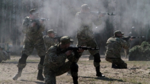 CRIME DE RĂZBOI în estul Ucrainei. Kievul şi rebelii proruşi se acuză reciproc