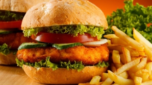 Cum îţi afectează creierul produsele fast-food. Este mult mai GRAV decât se credea