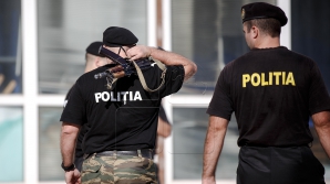 "Masaj erotic plăcut cu o domnișoară sexy". Ce au descoperit poliţiştii în spatele acestui anunţ (VIDEO)