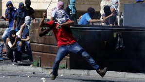 Bătaie de anul nou evreiesc. Musulmani din Ierusalim au aruncat cu pietre în poliţişti israelieni