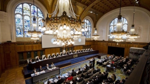 Doi soldați ruși, audiați de un tribunal de la Kiev. Procurorii insistă ca să fie condamnaţi la închisoare pe viaţă