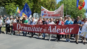 Luptă aprigă pentru scuarul Parlamentului. Primăria SPUNE NU protestelor de duminică