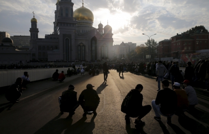 Sărbătoarea Sacrificiului la Moscova! Zeci de mii de musulmani participă la "Eid al-Adha" (FOTO/VIDEO)