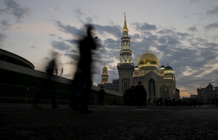 Sărbătoarea Sacrificiului la Moscova! Zeci de mii de musulmani participă la "Eid al-Adha" (FOTO/VIDEO)