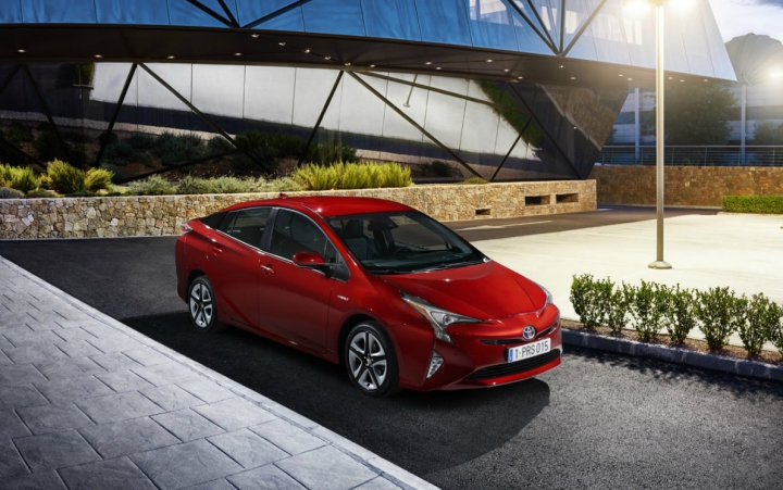 Cel mai popular model hibrid din lume, Toyota Prius, a ajuns la a patra generaţie (FOTO)