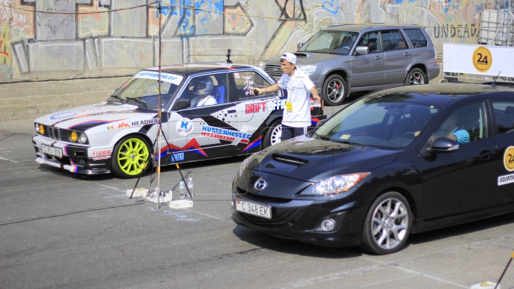 Adrenalină şi mulţi cai putere! La Chişinău a avut loc curse de Drag Racing (FOTOREPORT)