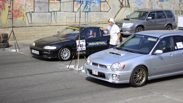 Adrenalină şi mulţi cai putere! La Chişinău a avut loc curse de Drag Racing (FOTOREPORT)