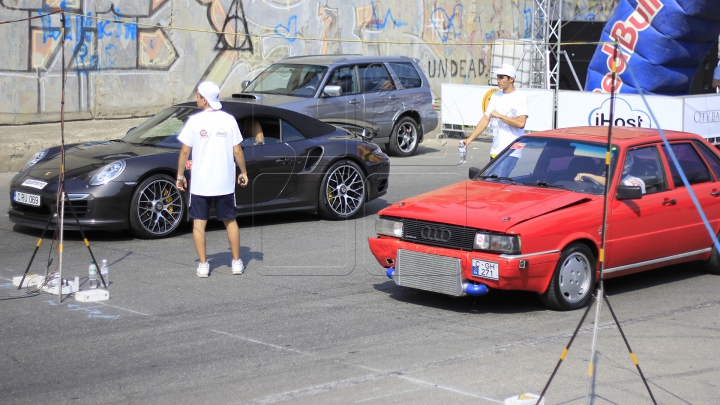 Adrenalină şi mulţi cai putere! La Chişinău a avut loc curse de Drag Racing (FOTOREPORT)