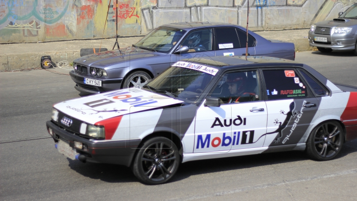 Adrenalină şi mulţi cai putere! La Chişinău a avut loc curse de Drag Racing (FOTOREPORT)