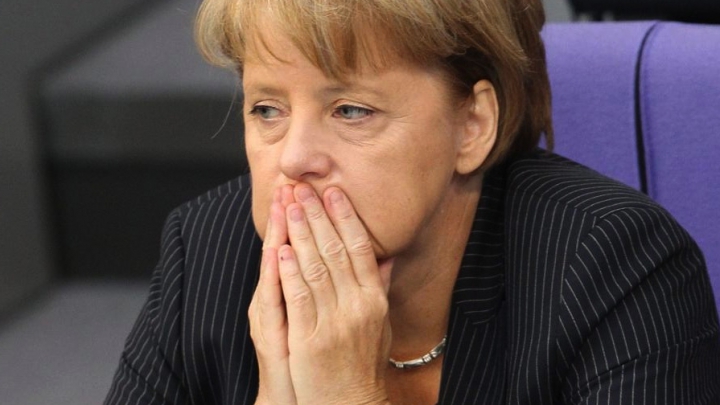 Lovitură pentru Angela Merkel! Criza imigranţilor îi scade din popularitate