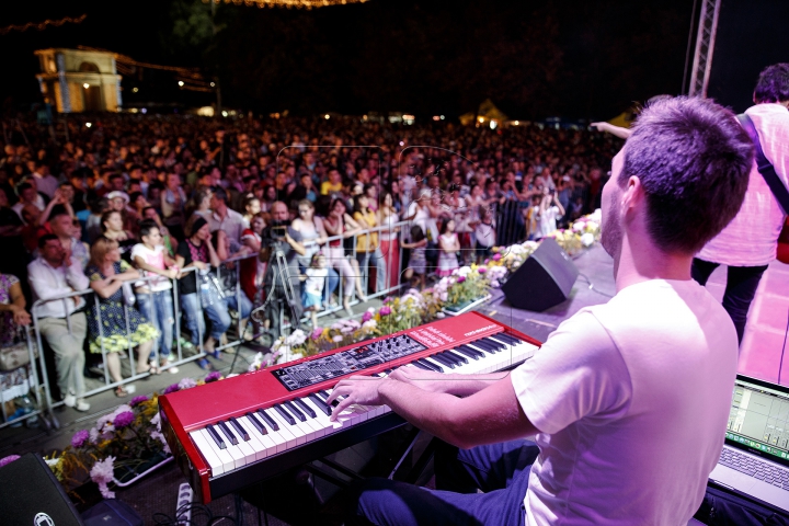 Concert de excepţie în PMAN! Mii de oameni au sărbătorit cu fast Ziua Limbii Române (FOTO/VIDEO)