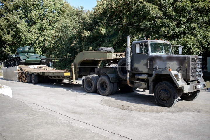 FOTOREPORT de la demontarea tancului T-34. "Militarii nu trebuie educați cu simboluri sovietice"