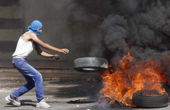 Violenţe în mai multe oraşe din Israel. Poliţia locală şi palestinienii se războiesc (FOTOREPORT)