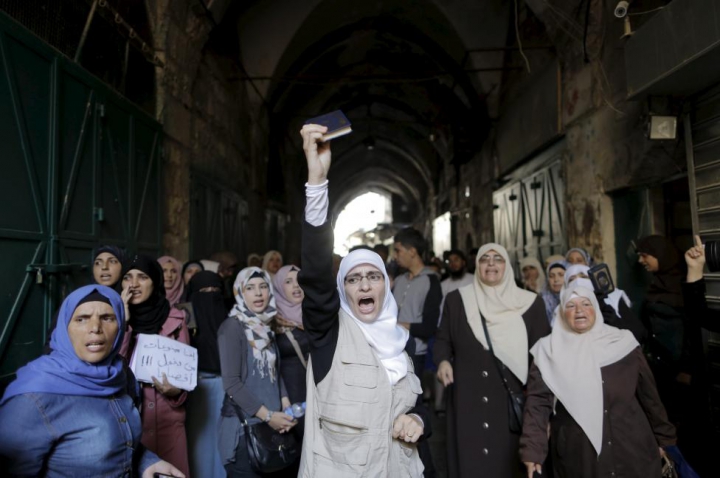 Violenţe în mai multe oraşe din Israel. Poliţia locală şi palestinienii se războiesc (FOTOREPORT)