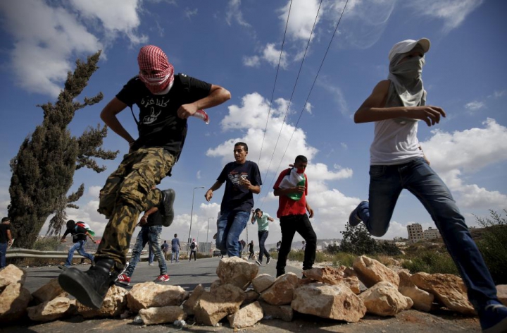 Violenţe în mai multe oraşe din Israel. Poliţia locală şi palestinienii se războiesc (FOTOREPORT)