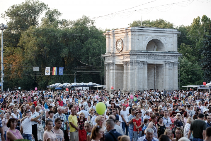 Concert de excepţie în PMAN! Mii de oameni au sărbătorit cu fast Ziua Limbii Române (FOTO/VIDEO)