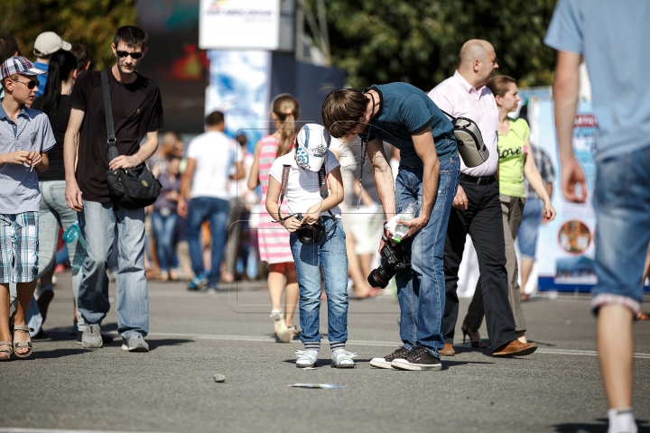 ZIUA AVIAȚIEI CIVILE 2015. Cele mai tari momente ale show-ului amețitor de pe cerul Chișinăului (FOTOREPORT)