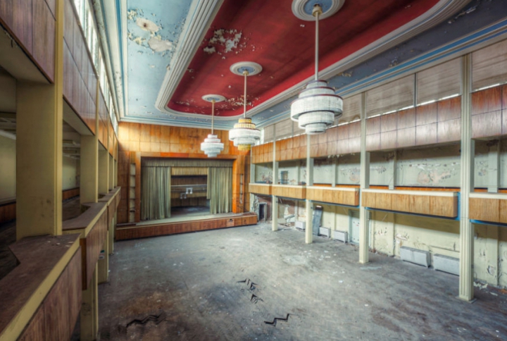 Ţi se taie respiraţia! FOTOGRAFII IMPRESIONANTE cu arhitecturi abandonate din Europa (FOTO)