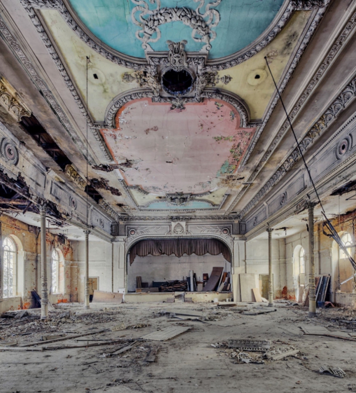 Ţi se taie respiraţia! FOTOGRAFII IMPRESIONANTE cu arhitecturi abandonate din Europa (FOTO)