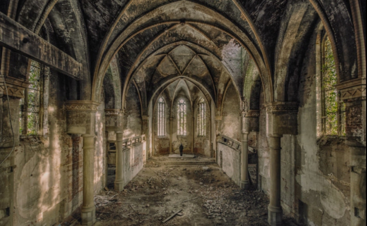 Ţi se taie respiraţia! FOTOGRAFII IMPRESIONANTE cu arhitecturi abandonate din Europa (FOTO)