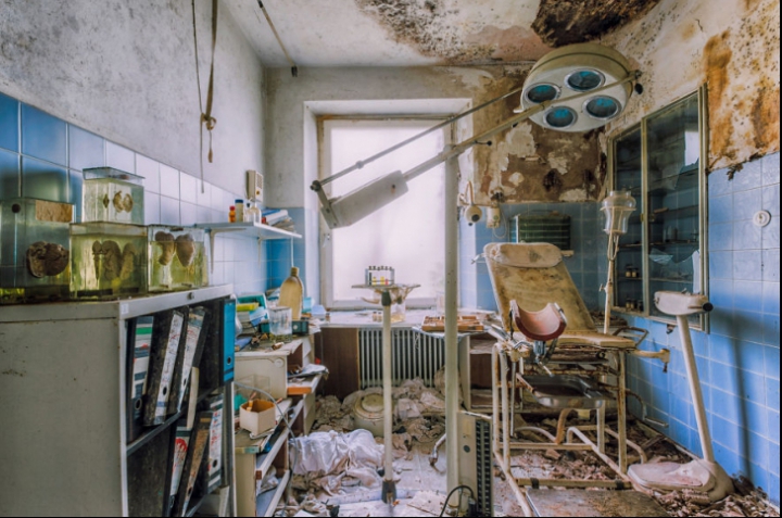 Ţi se taie respiraţia! FOTOGRAFII IMPRESIONANTE cu arhitecturi abandonate din Europa (FOTO)